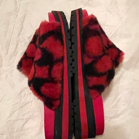 COACH KLIE SLIDE PLUSH SHEARLING TIE-DYED SANDALS in RASPBERRY BLACK SIZE 7.5 - Picture 4 of 4